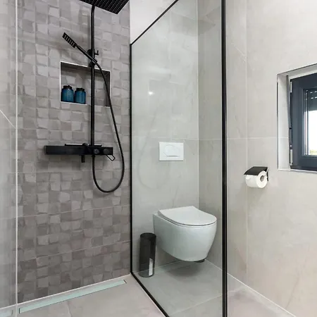 Luxury With Private Heated Pool