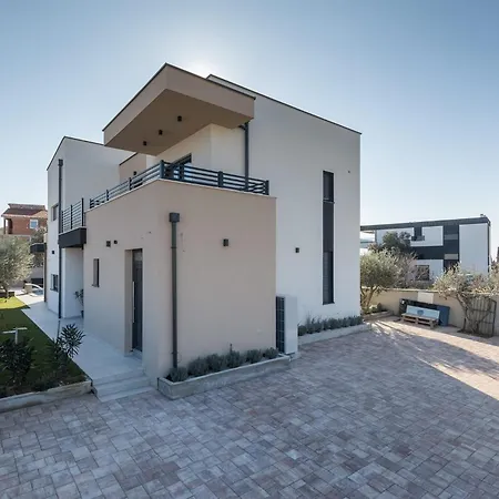 Luxury With Private Heated Pool